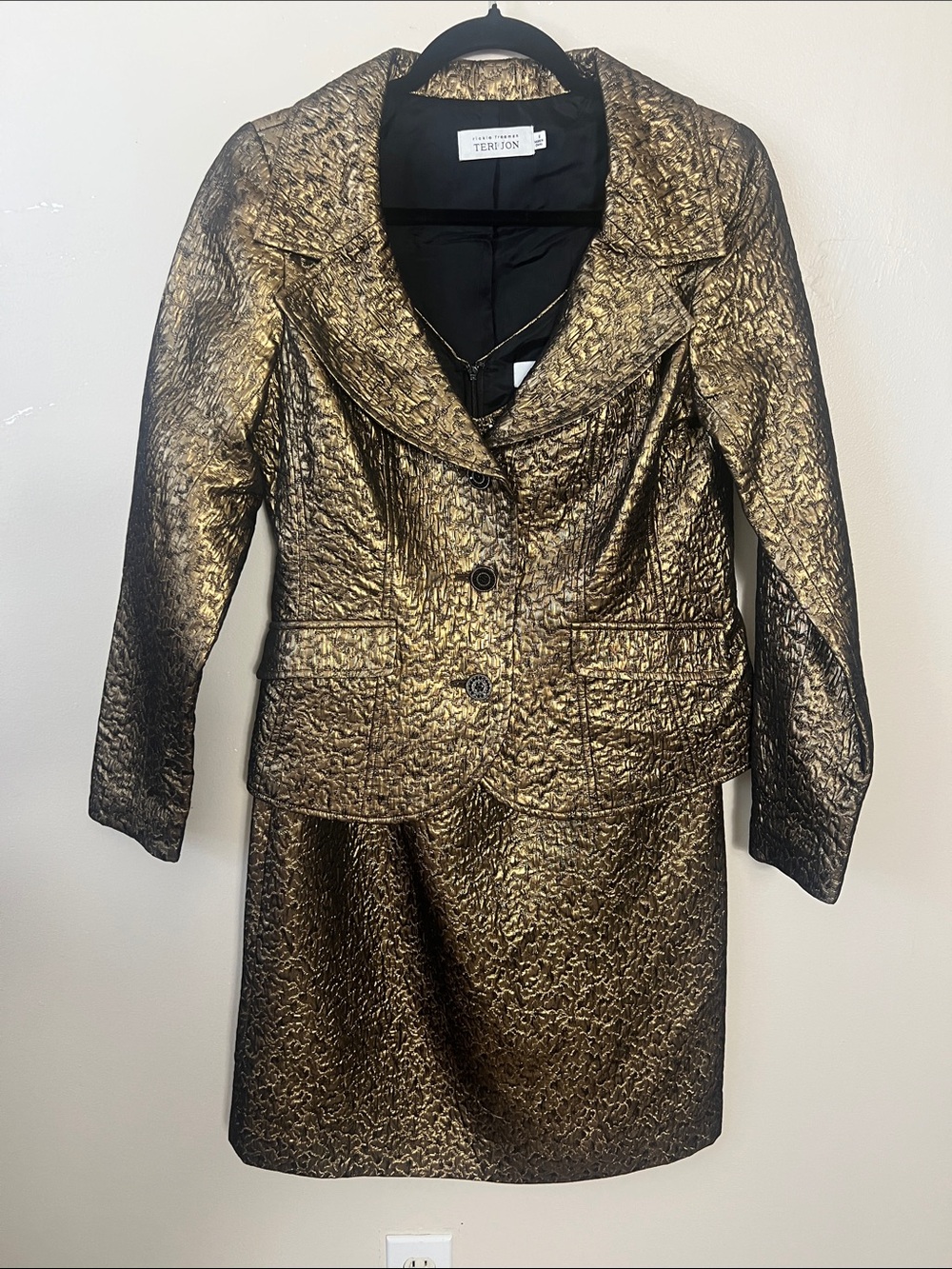 Teri Jon Rickie Freeman Size 6 Gold Metallic Brocade Beaded Dress Jacket Set